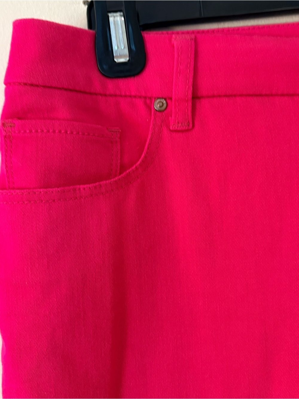 Chico's Hot Pink Stretch So Slimming Girlfriend Slim Leg Ankle Jeans Sz 6 - Picture 4 of 13